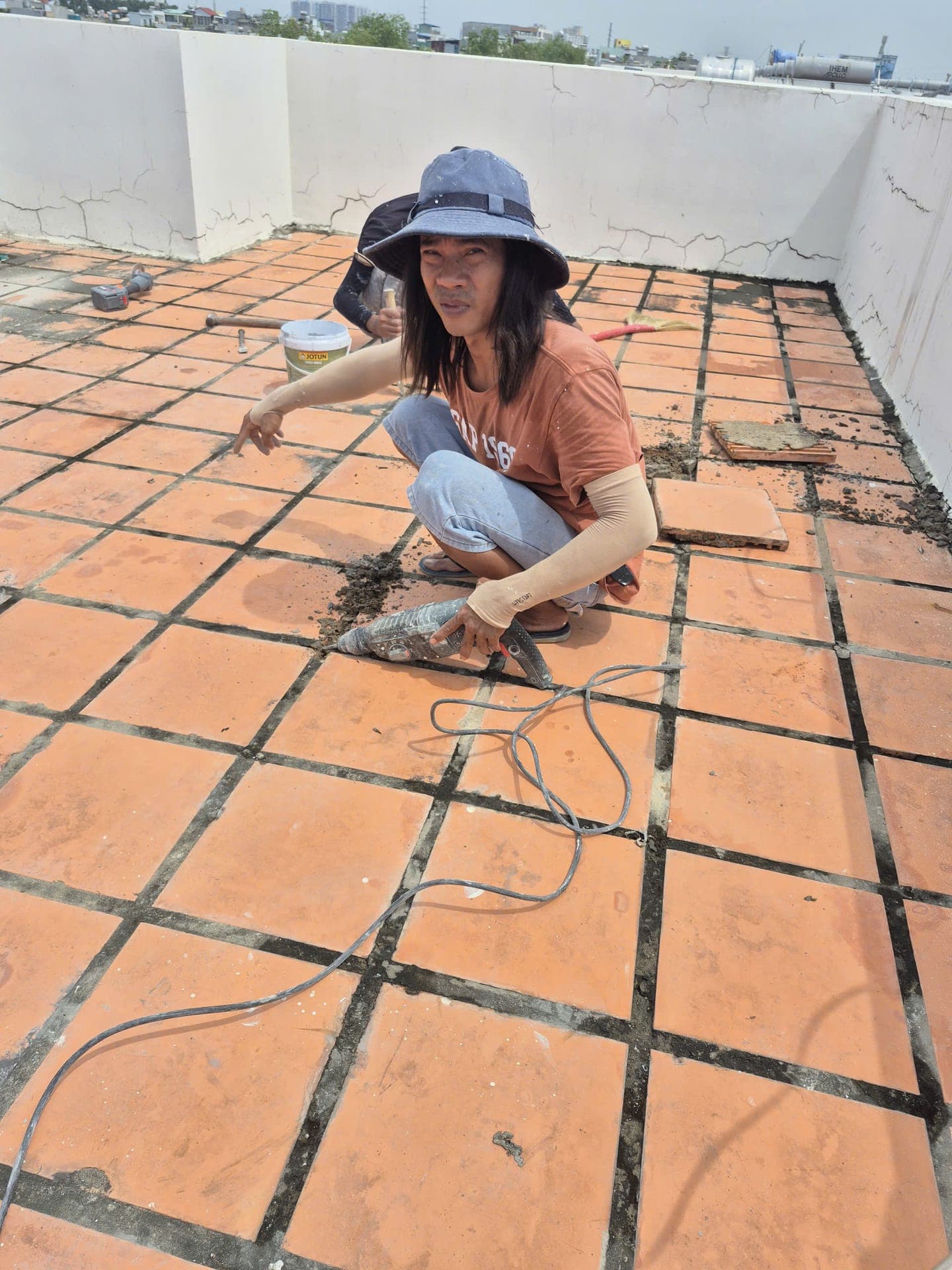 Ảnh minh họa: Chống Thấm Sân Thượng Triệt Để "Quy Trình Bài Bản, Đúng Vật Liệu & Thi Công Tận Tâm"